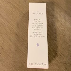 Mary Kay Makeup - Mary Kay Medium Coverage Foundation 404 Mary Kay Makeup - Mary Kay Medium Coverage Foundation 404